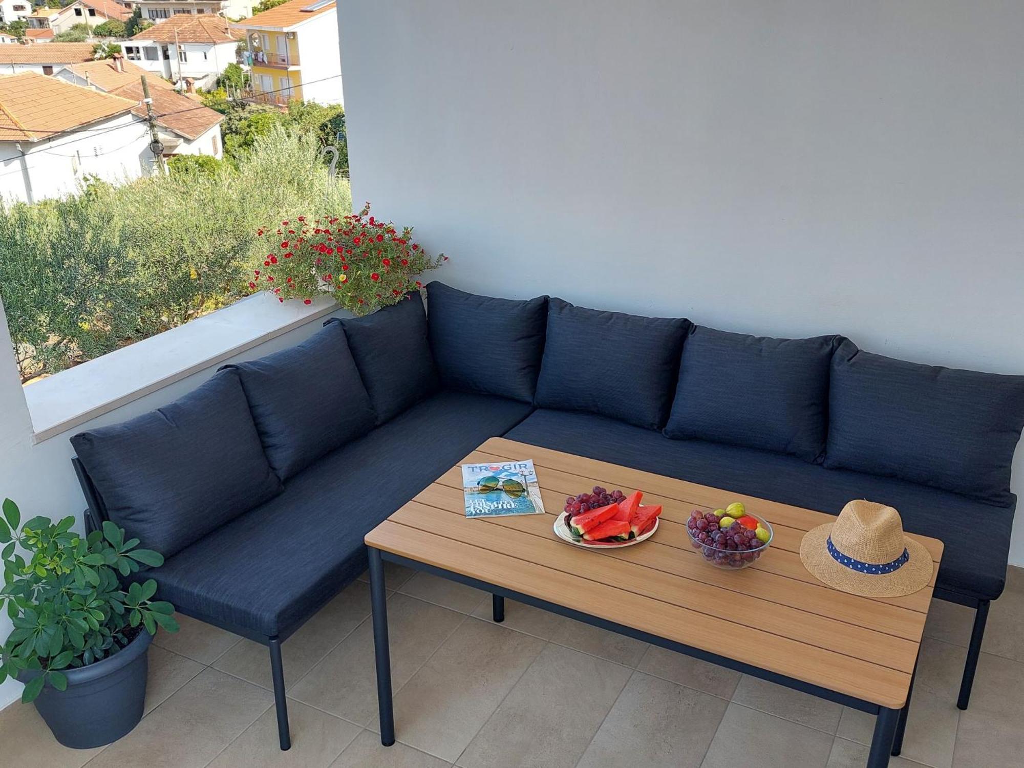 Apartments Gracia & Toni Трогир Экстерьер фото